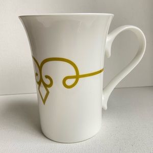 Starbucks 2014 Fleur de Lis tall tea coffee mug in white with olive green 11 oz